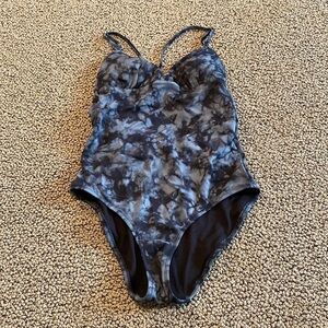 Athleta One Piece Gray & Black Tie Dye Bathing Suit Size XS in EUC